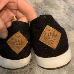 Free water shoes